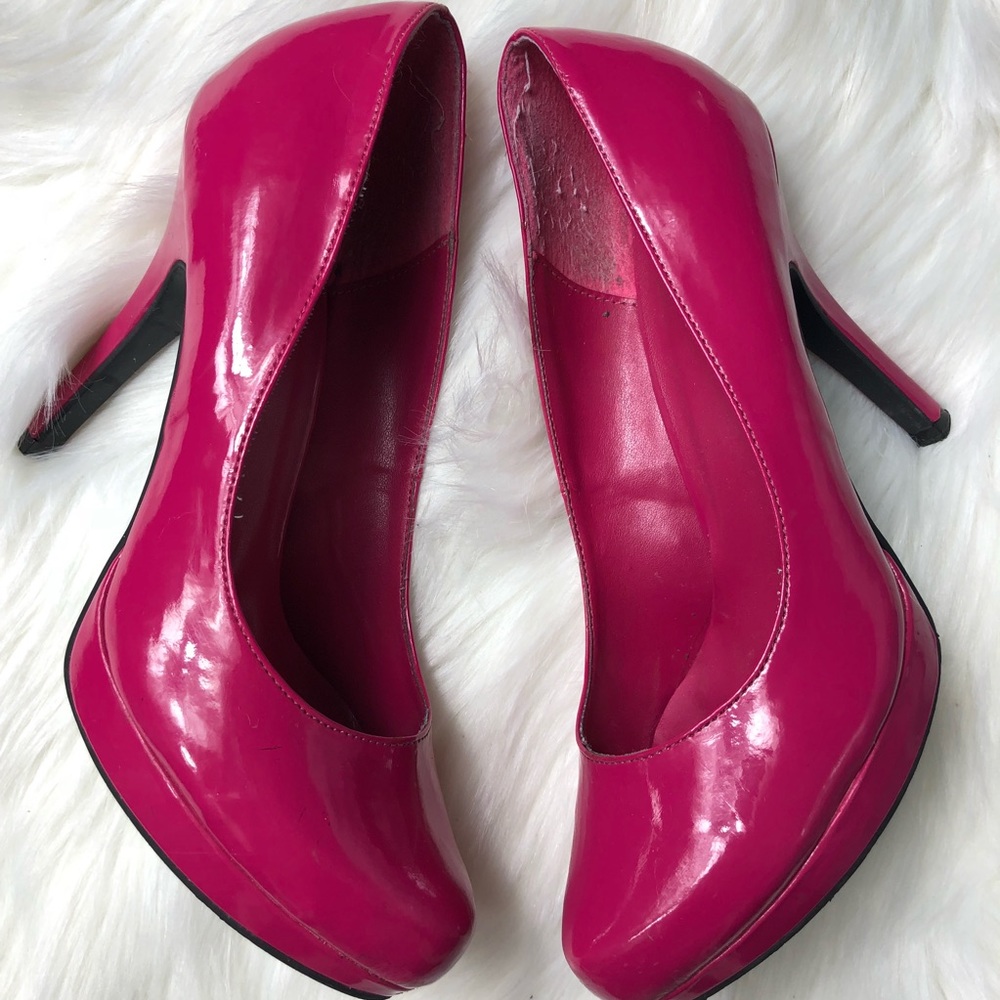 3/$20 🌸Hot Pink Call it Spring Heels Size 8